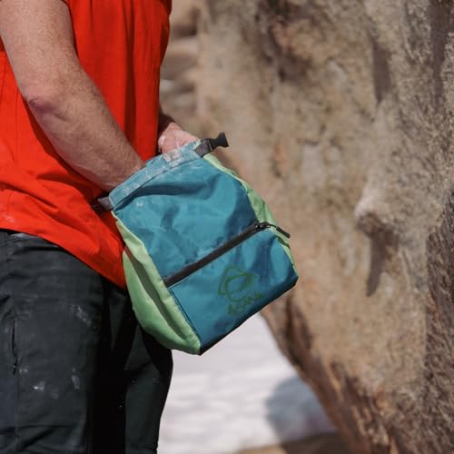 Asana Huckit Chalk Bucket Bouldering - Large XL Chalk Pot with Magnetic Tabs & Inner Buckle - Fleece Lining for Mess Reduction - Expanding Pockets & Brush Holders - Ideal for Climbing - color: Flow