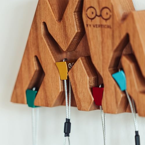YY Vertical Mountain Decor Keyholder in Wood Wall Decor Ideal Gifts for Mountain Climbers 4 Key Rings Included Perfect for Mountain Lovers