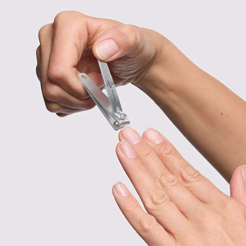 Tweezerman Nail Kit with Clipper & 2 Nail Files Disney's Lady and the Tramp - color: Lady & the Tramp