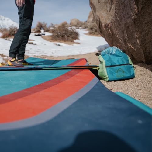 Asana Huckit Chalk Bucket Bouldering - Large XL Chalk Pot with Magnetic Tabs & Inner Buckle - Fleece Lining for Mess Reduction - Expanding Pockets & Brush Holders - Ideal for Climbing - color: Flow