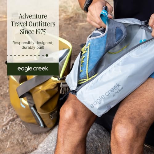 Eagle Creek Pack-It Isolate Shoe Sack, Black | Shoe Sack for Travel, Lightweight and Portable, Washable, Water-Resistant, Easy-Grab Zipper, Top Handle
