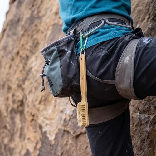 Crag Brush for Climbing Holds, Natural Wood Color Handle, Fiber Brush Head, 20cm / 7.87in Climbing Accessory for Chalk Buildup and Pockets Rock
