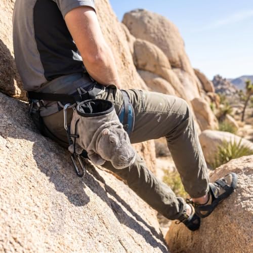 Fluffy Hippo Magnesium Chalk Pouch, Drawstring Sealed Climbing Bag with Adjustable Strap, Portable Bouldering Gear Novelty Gift for Rock Climbers